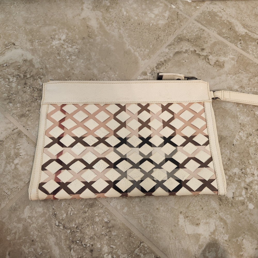 Burberry clutch